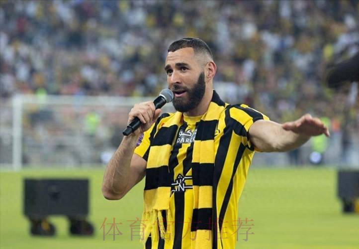 本泽马-姆巴佩提前祝贺我 C罗离队后我有更多雄心